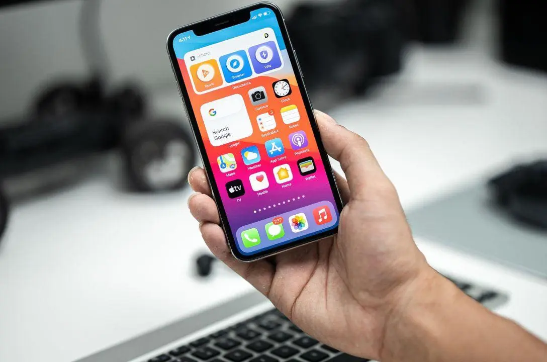 40% dos brasileiros com iPhone ainda estão vulneráveis