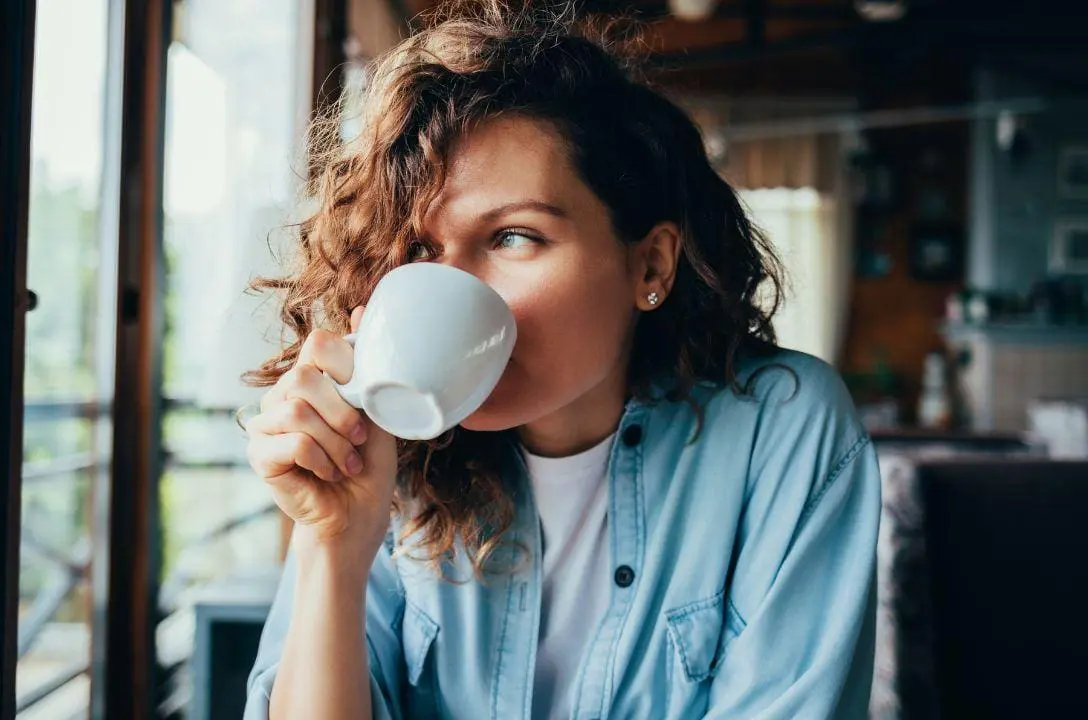 5 xícaras de café por dia podem manter seu cérebro mais jovem