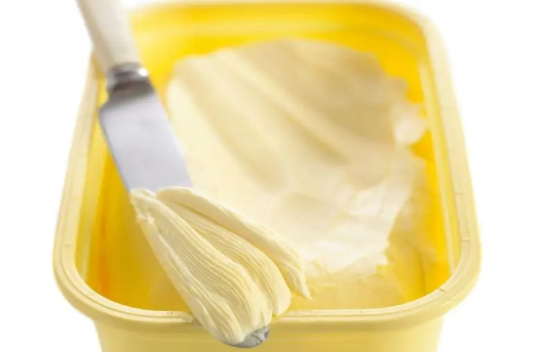 80% plástico? Descubra a verdade chocante sobre a margarina