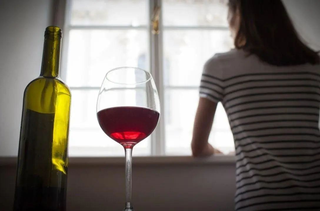Alcoólicos Anônimos registra aumento de 44% na presença feminina