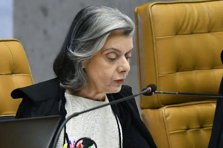 Cármen Lúcia defende mais participação de eleitores maiores de 70 anos