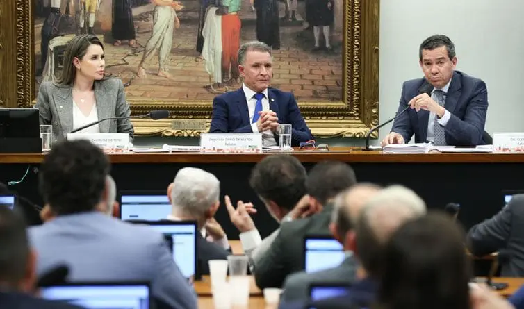 CCJ aprova texto que permite a estados legislar sobre matéria penal