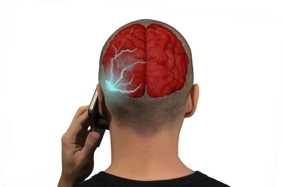 Celulares podem causar câncer no cérebro? A ciência traz a resposta final