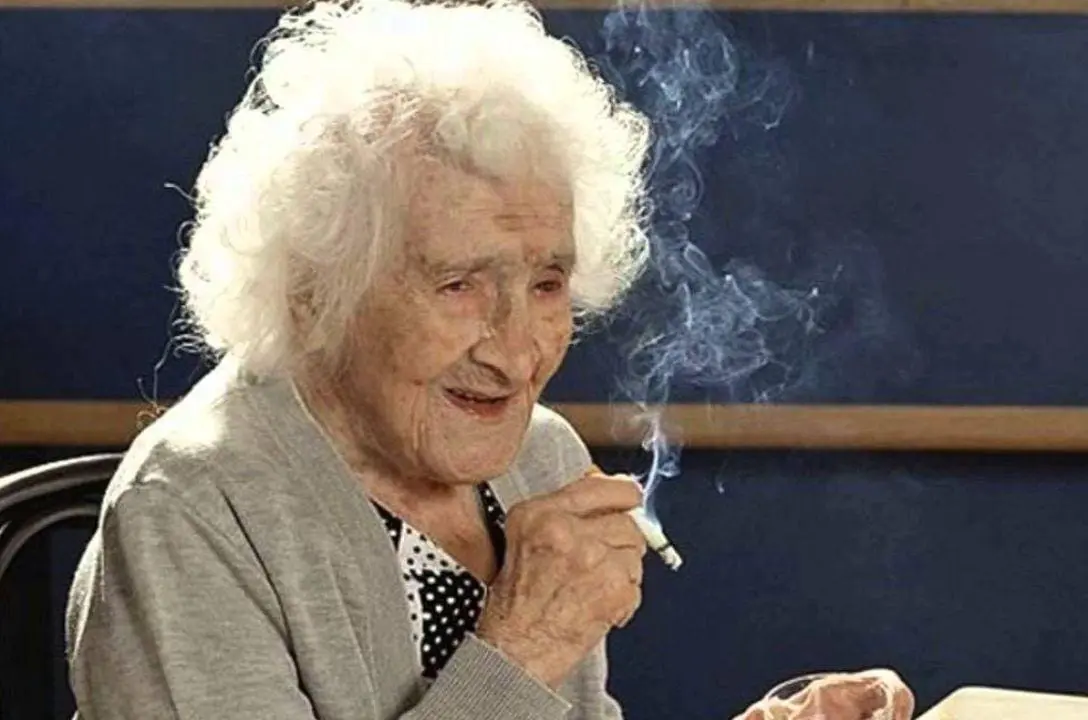 Chocolate, vinho e cigarro - O segredo para viver 122 anos?