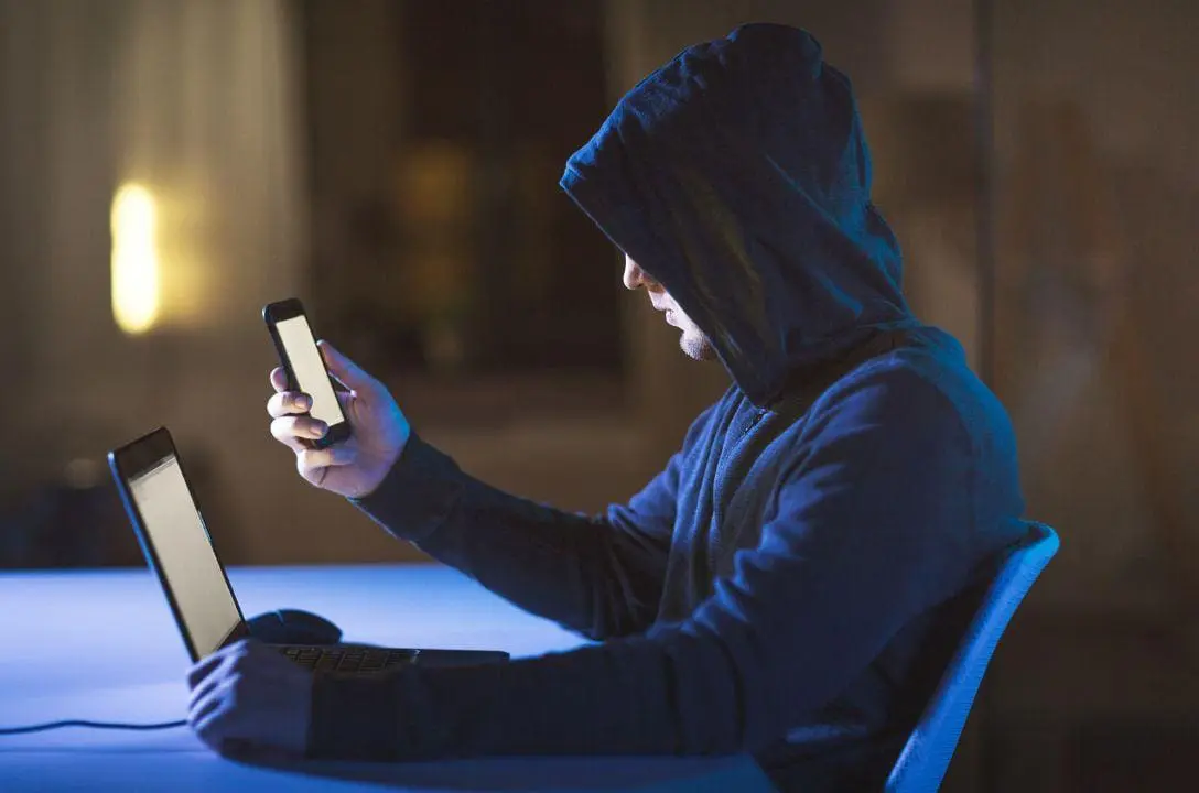 Como denunciar um stalker no Instagram e proteger sua privacidade