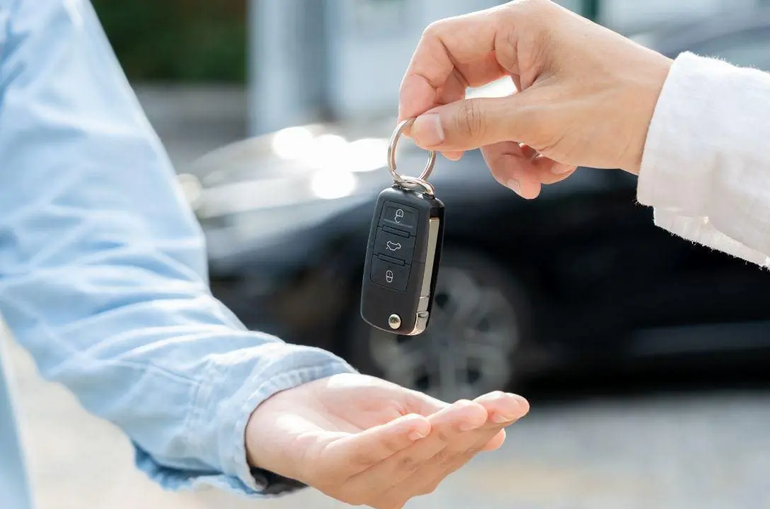Como tanta gente compra carro caro mesmo ganhando pouco?