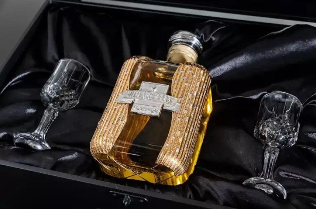 Conheça a cachaça Velho Barreiro que pode custar até R$1 milhão