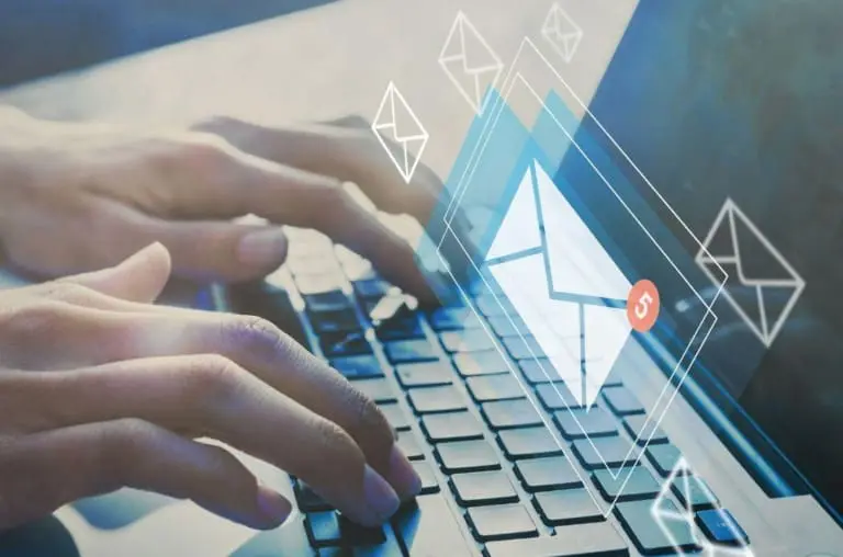 Cuidado! E-mails apagados podem continuar na lixeira.