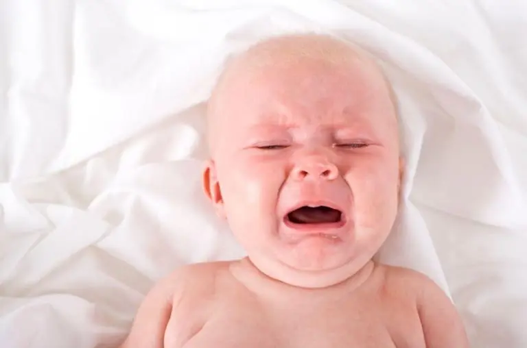 Deixar um bebê chorando sem consolo pode afetar o cérebro?