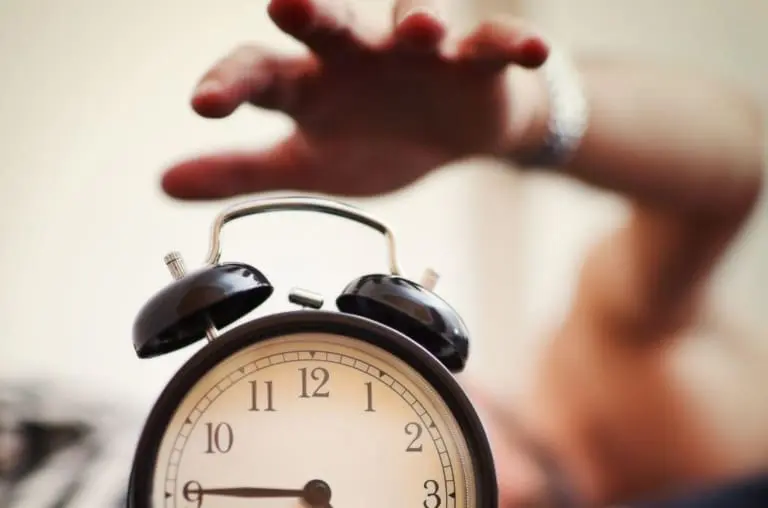 Dormir só 4 horas e acordar ótimo? Tem gente que consegue