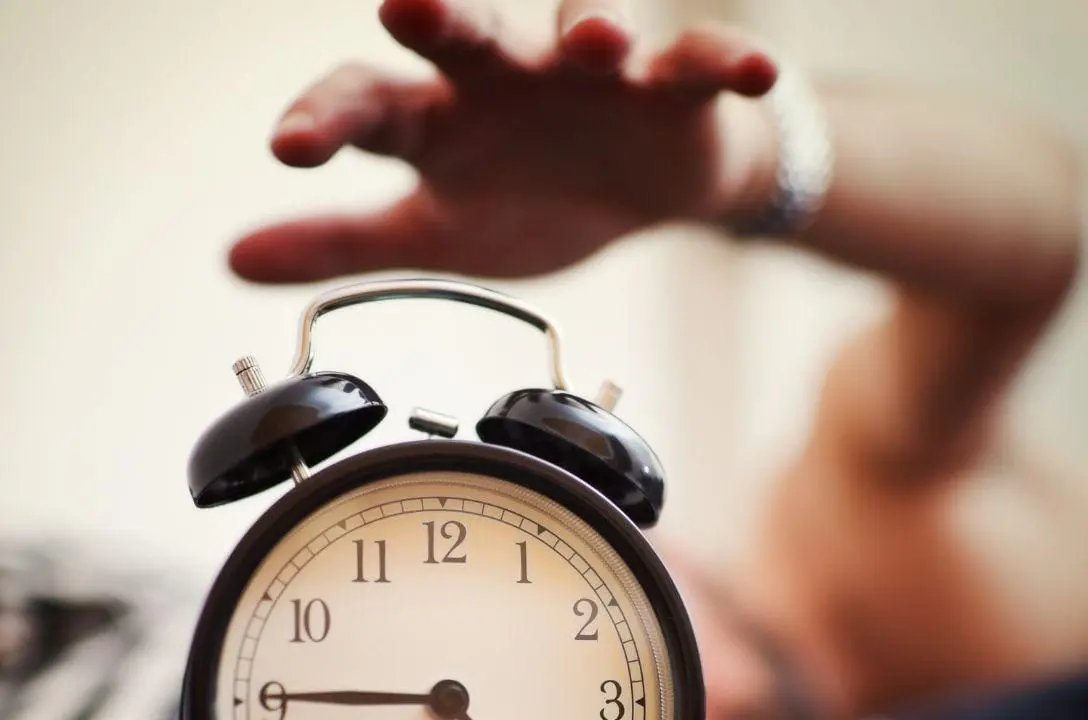 Dormir só 4 horas e acordar ótimo? Tem gente que consegue