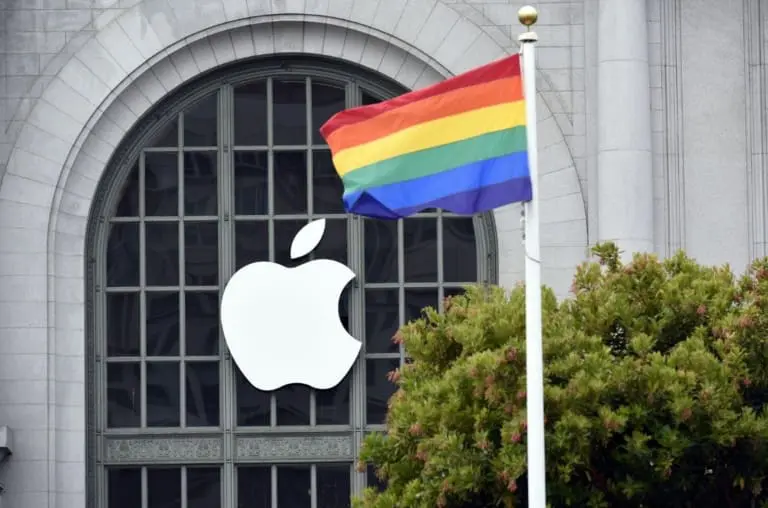 Ele culpou a Apple por "virar gay" após baixar um app
