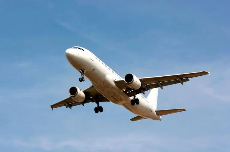 Entenda como os aviões conseguem voar