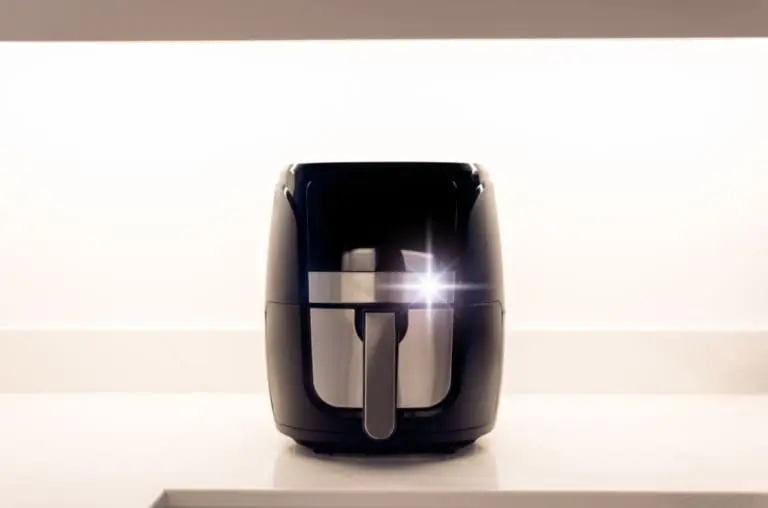 Este truque simples deixa sua airfryer como nova