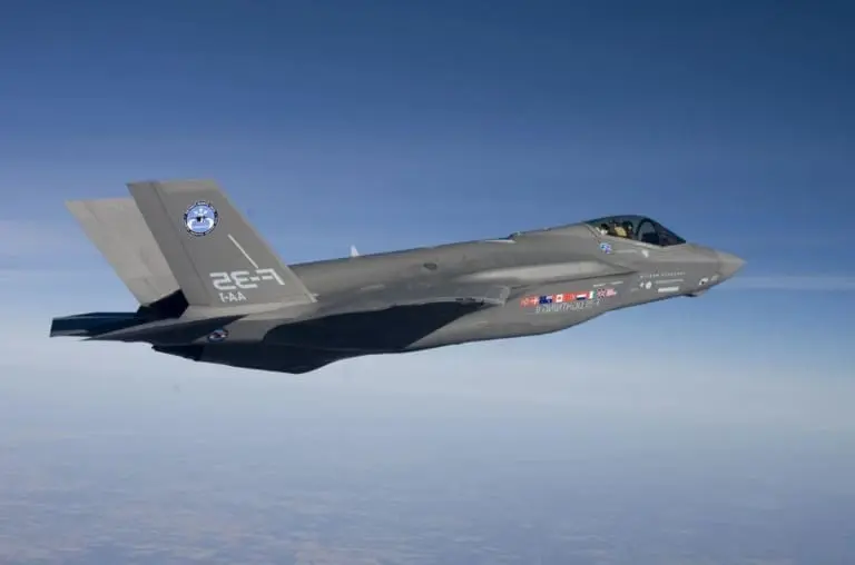 F-35 pode lançar armas nucleares usando combustível sustentável