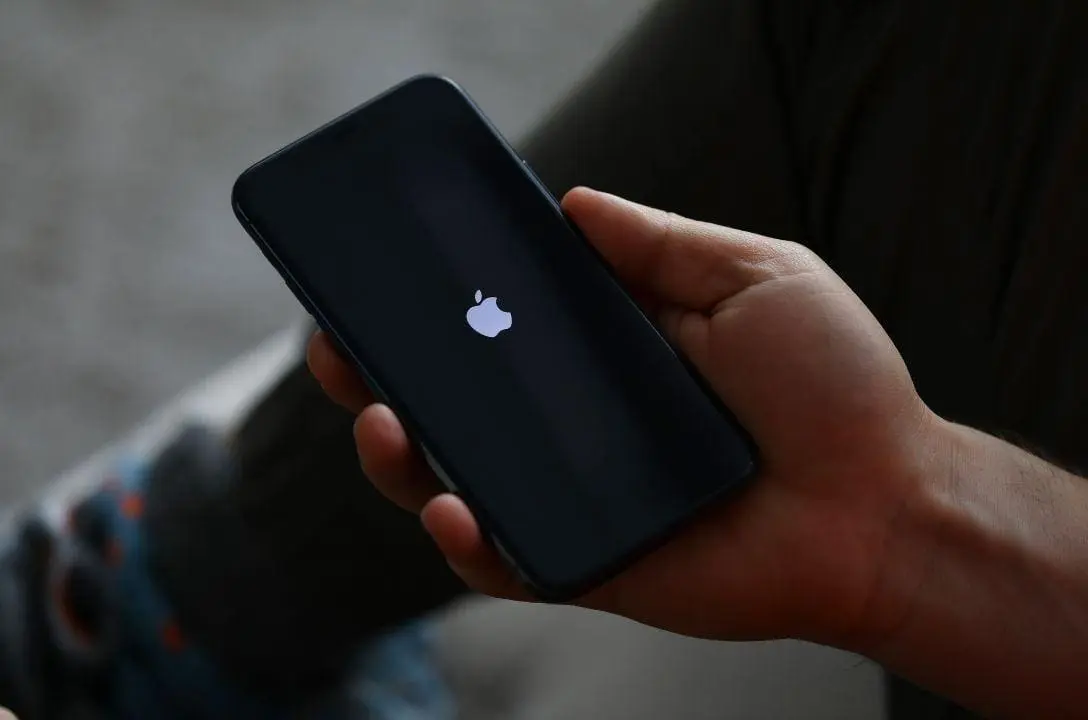 Falha no WhatsApp ameaça iPhones e Macs. Saiba como se proteger!