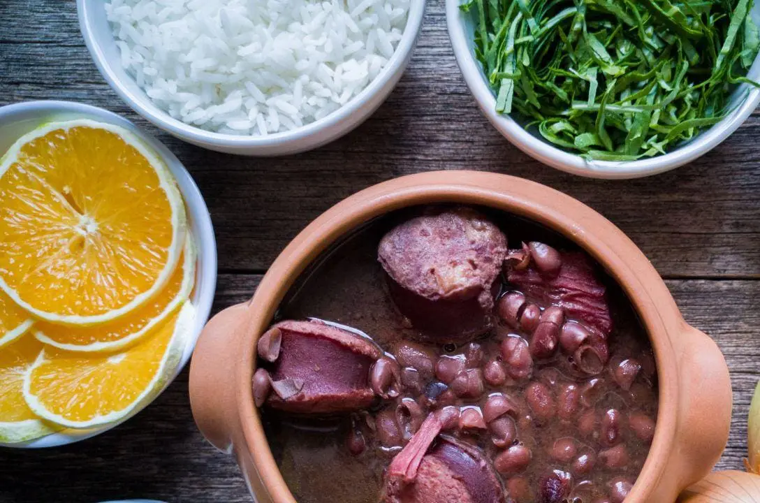 Fatia de laranja na feijoada é mais que um acompanhamento!