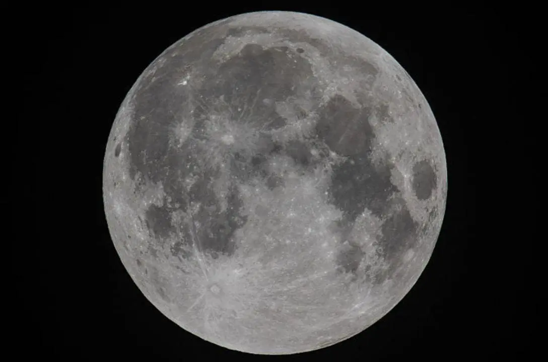 Hoje tem eclipse penumbral da lua. Saiba o que é e como observar.