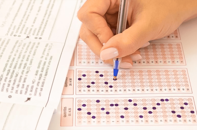 Inscrições Instáveis no "Enem dos Concursos": Página Gera Memes e Frustrações