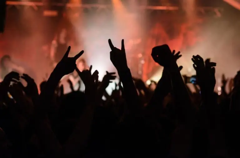 Ir a shows é um remédio? Veja o que a ciência diz.