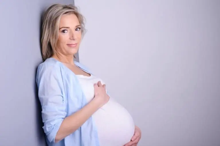 Mulheres 40+ estão tendo mais filhos do que mães adolescentes
