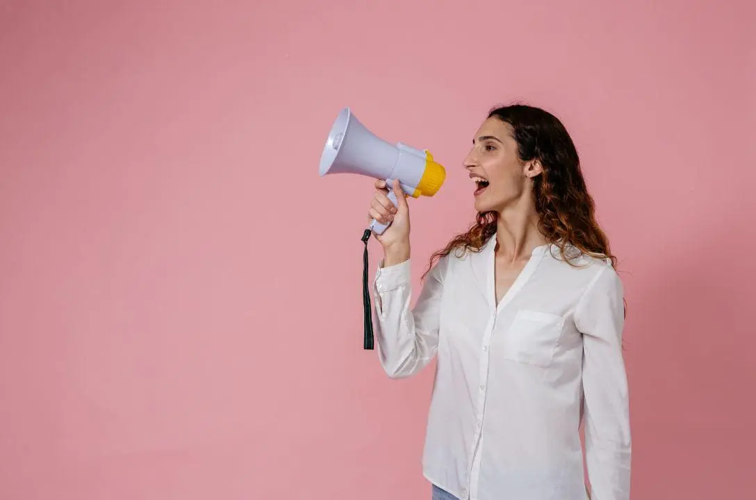 Mulheres falam 3000 palavras a mais que os homens por dia