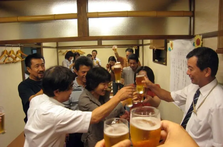 No Japão, beber com o chefe pode melhorar sua carreira