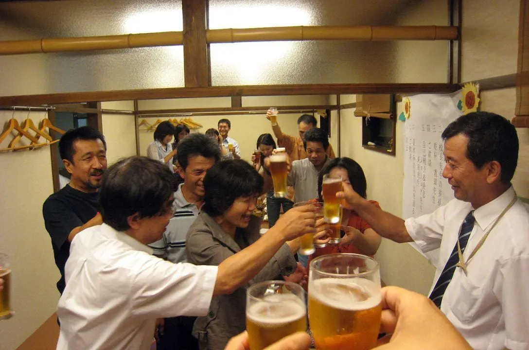 No Japão, beber com o chefe pode melhorar sua carreira