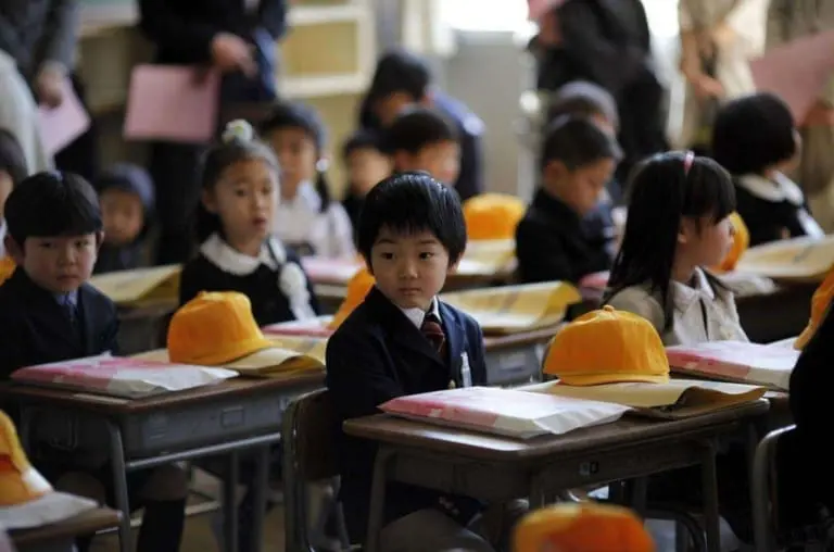 No Japão, crianças estudam sem fazer provas até os 10 anos