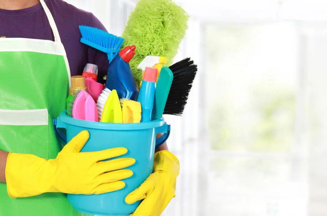 O perigo de misturar produtos de limpeza