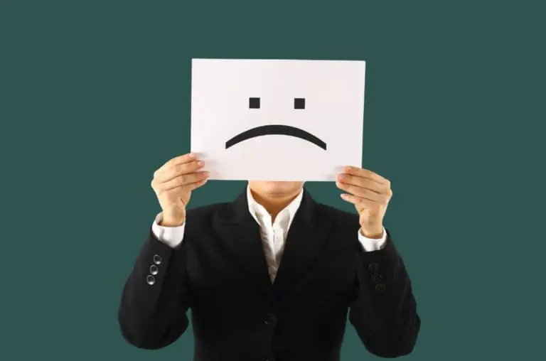 O que é cherofobia? Existe realmente o medo de ser feliz?