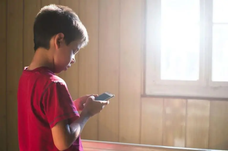 O que é o app Zangi? Apague agora do celular do seu filho!