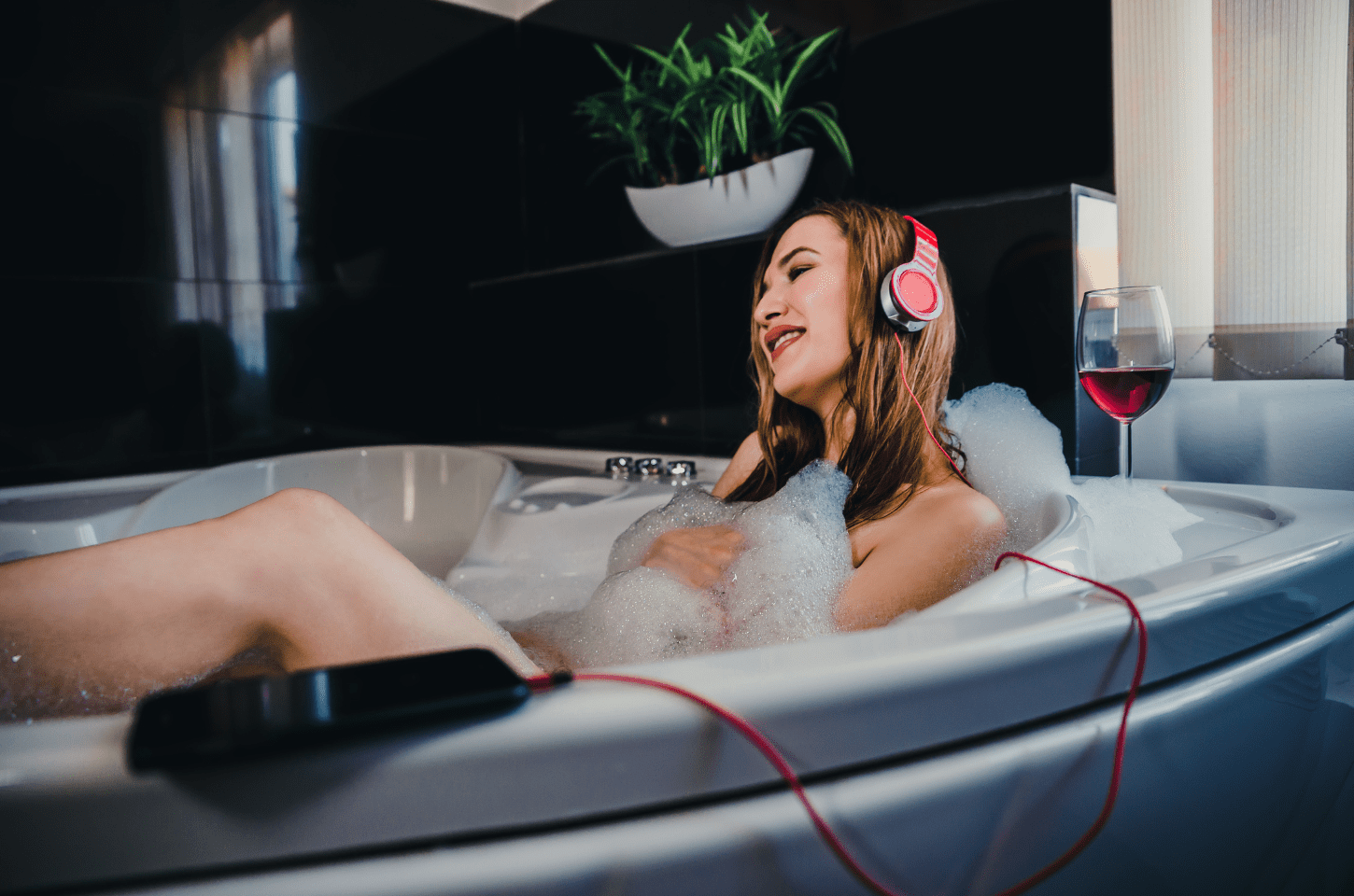 Ouvir música no chuveiro pode te deixar menos criativo e afetar seu subconsciente