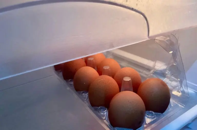 Ovo na geladeira ou fora? Descubra o jeito certo de guardar