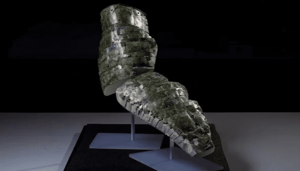 `Pesquisadores dos Museus Nacionais da Escócia restauram rara armadura romana de mais de 1,8 mil anos