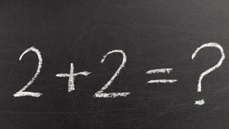 Por que Alguns Afirmam que 2+2=5 (e Qual a Lógica por Trás Disso)