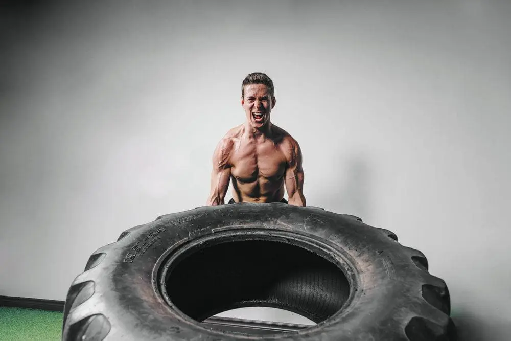POR QUE SENTIMOS DORES MUSCULARES APÓS PRATICAR ATIVIDADES FÍSICAS?