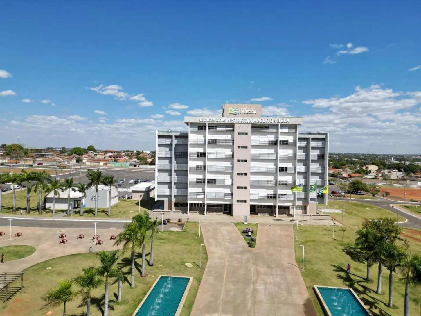 Prefeitura de Aparecida de Goiânia anuncia concurso público com 1,3 mil vagas e salários de até R$ 12,4 mil