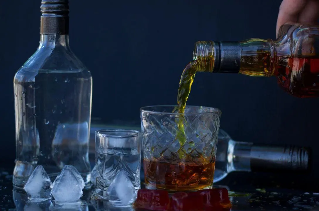 Qual a diferença de etanol para o álcool etílico? Entenda: