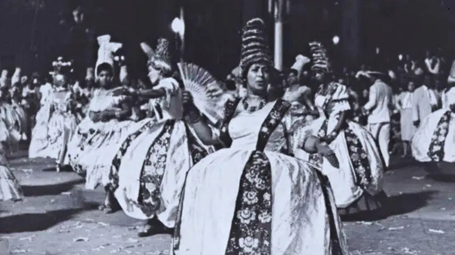 Quais foram os primeiros blocos de rua do Carnaval do Brasil?
