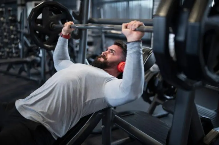 Quem levanta 100 kg no supino é mais forte que 99% das pessoas?