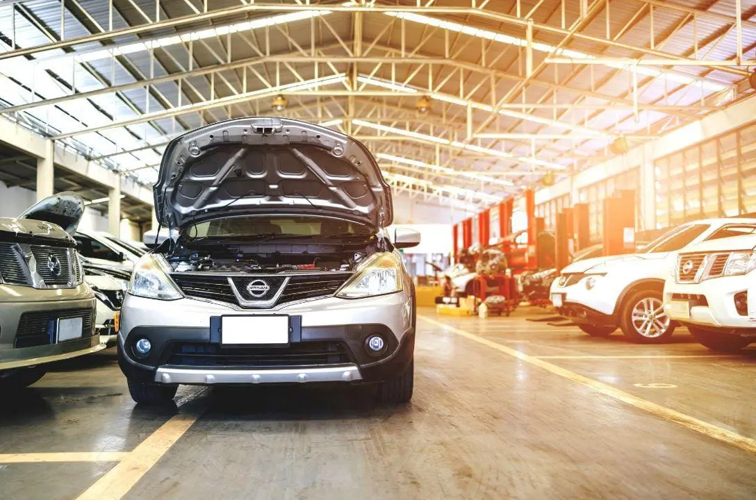 Revisão fora da concessionária pode fazer seu carro perder a garantia?