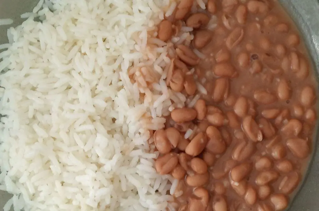 Saiba porque arroz e feijão é a dupla número 1 do brasil. Veja quais são os benefícios