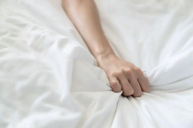 Sexo semanal reduz risco de depressão? O que diz a ciência?