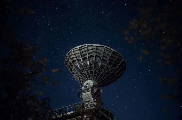 Sinais do espaço intrigam cientistas e levantam teorias