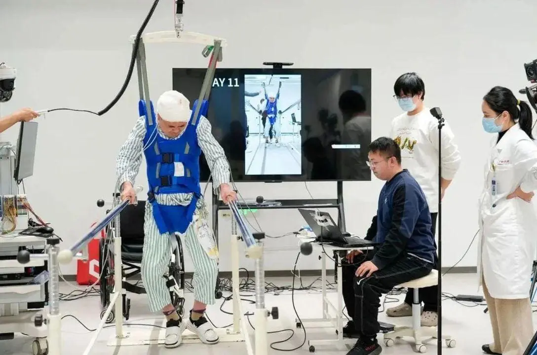 Técnica revolucionária fez paraplégicos andarem em horas