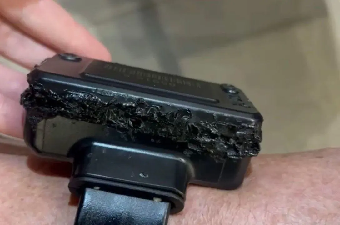 Tornozeleira eletrônica abre com ferro de solda? Já imaginou isso?