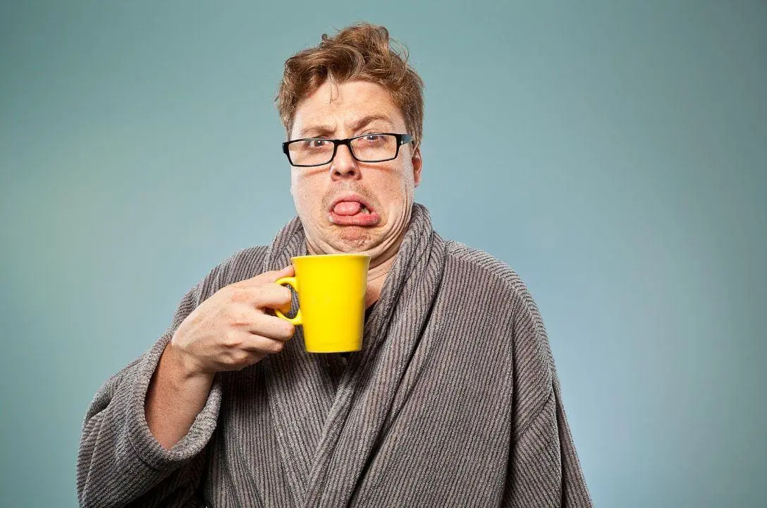 Você ainda toma café requentado? Leia isso agora!
