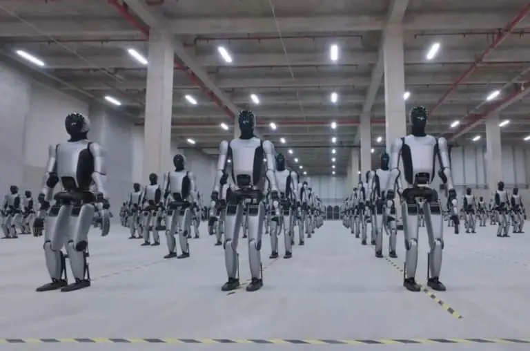 Walker S2 “robôs que vão trabalhar 24 horas por dia na China