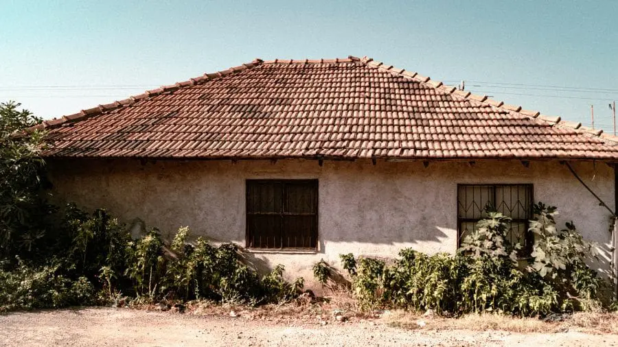 Na pr&aacute;tica, o verdadeiro custo dessas casas aparece nas regras e exig&ecirc;ncias que acompanham o programa